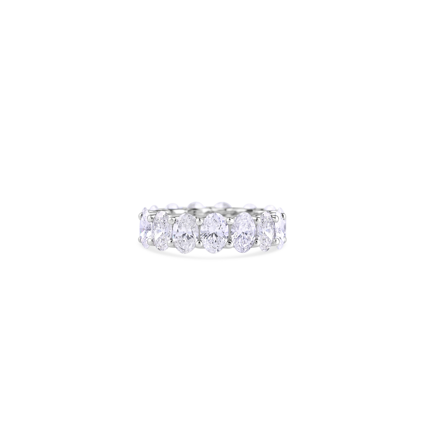 Eternal Glamour: Oval-Cut Lab-Grown Diamond Ring for Timeless Elegance