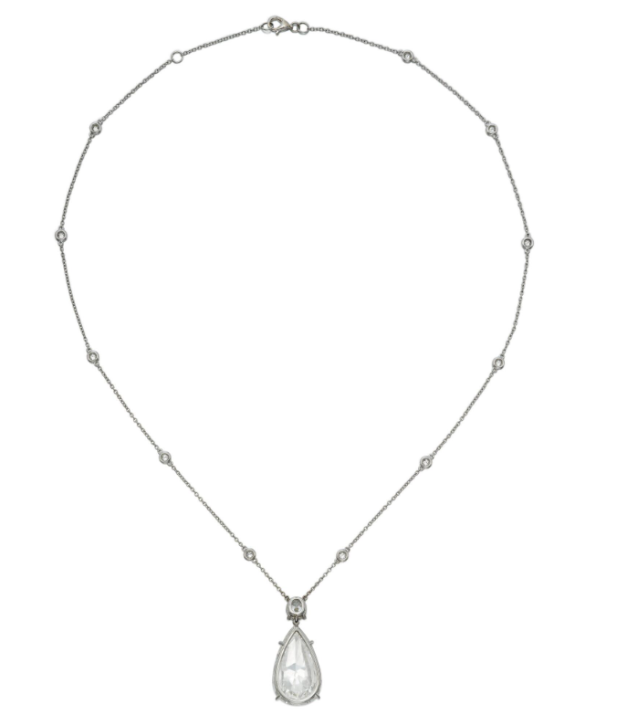 Radiant Grace: Pear-Shaped Diamond Necklace – Embrace Eternal Elegance