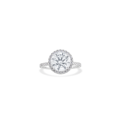 Radiant Reverie: Classic Elegance in Lab Grown Diamond Ring with Round Brilliance