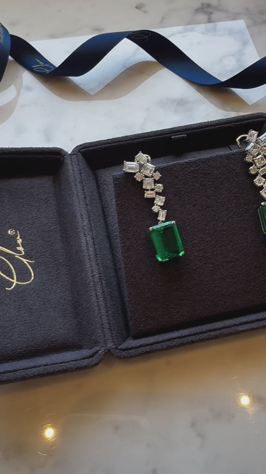 Green Emerald-Shaped Elegant Earrings: Majestic & Classy